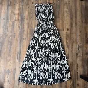 Athleta Ikat Bloom Rip Maxi Dress Black White Halter Built in Bra Key Hole Sz XS